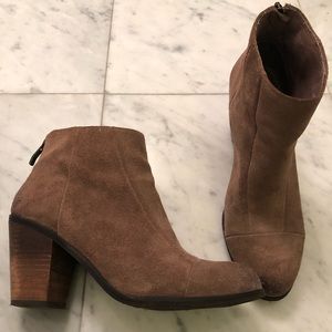 Vince Camuto Brown Boots 7